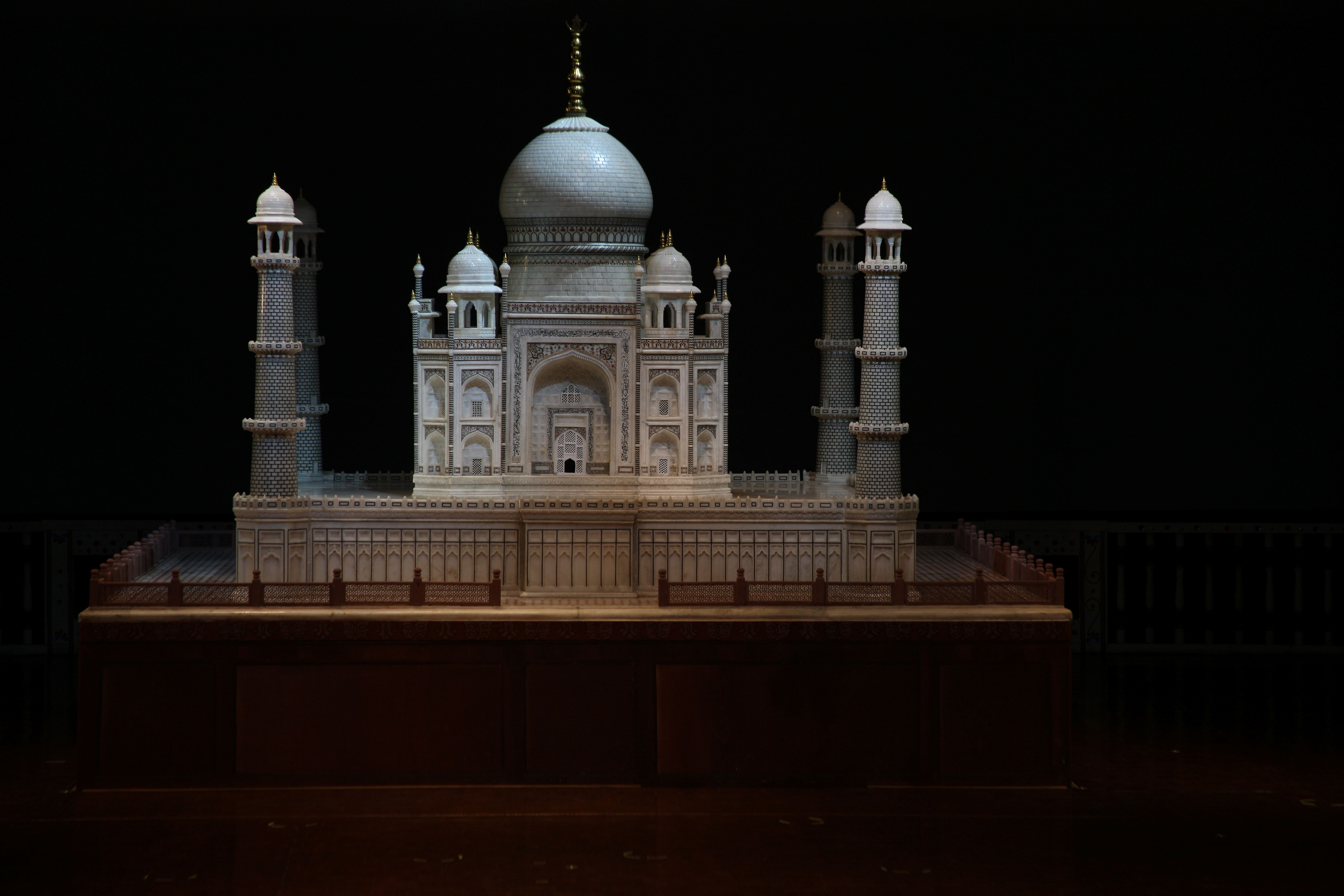 Witness the biggest replica of tajmahal